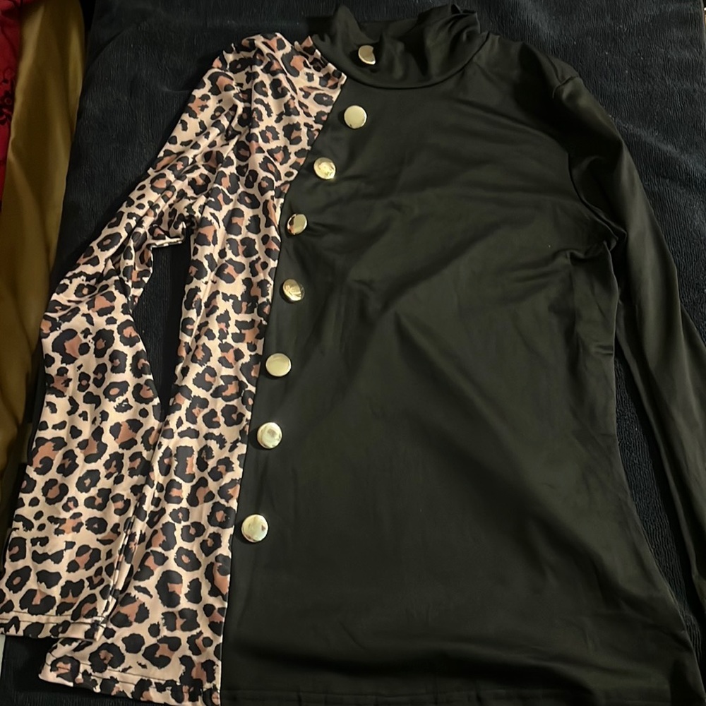 Long sleeve gold accents
